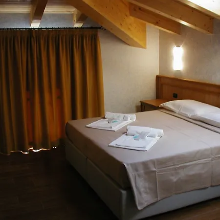 Azzano Holidays Bed & Breakfast