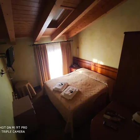 Azzano Holidays Couette-café 3*