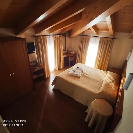 Azzano Holidays 3* 메체그라