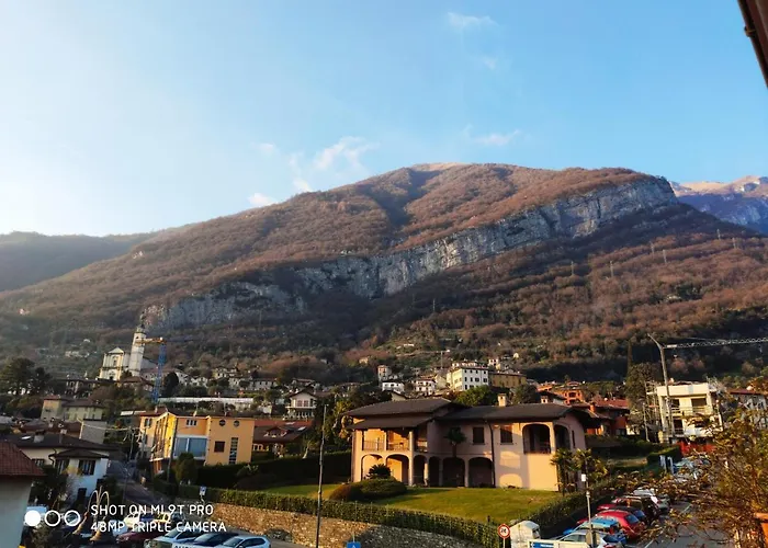 Azzano Holidays Bed & Breakfast Mezzegra